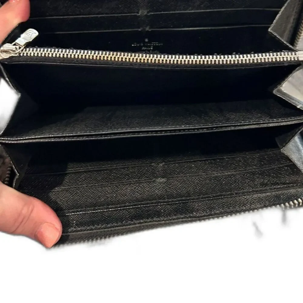 Louis Vuitton Damier Graphite Canvas Leather Brazza Wallet - Unisex